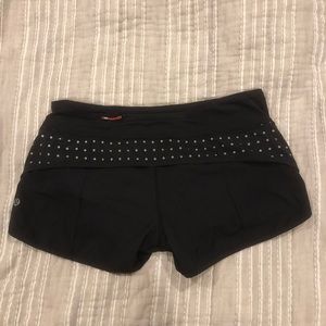 Lululemon black reflective speed shorts size 6